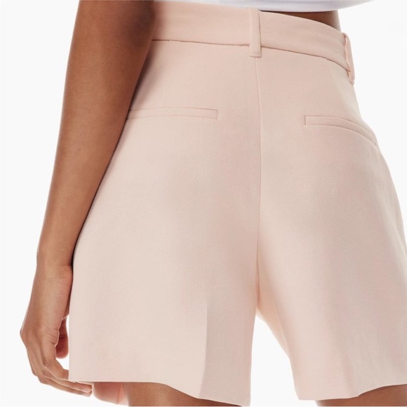Wilfred Effortless 5” Short in Coral Blush - Picture 2 of 9